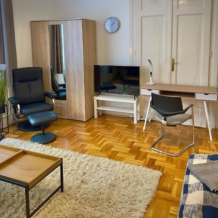 Residence In The Pedestrial Area Budapest Esterno foto